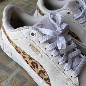 PUMA Women's White Sneakers Smash Platform v2 Leopard - Size 6.5